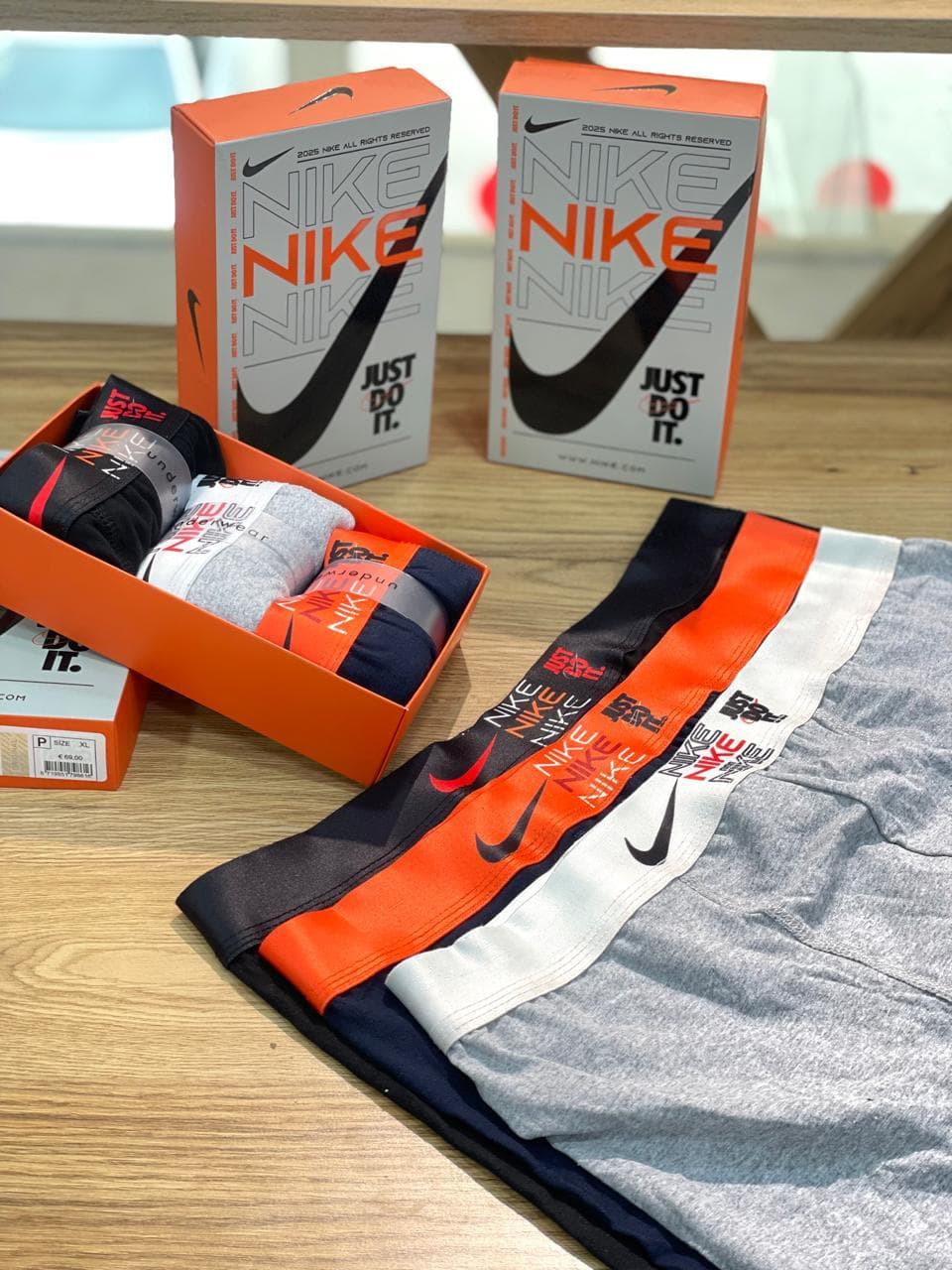 NIKE BOXER